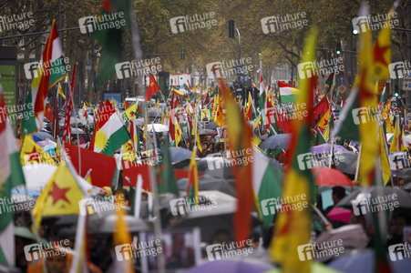 Demonstration gegen die türkische Militär-Offensive in Nordsyrien in Köln