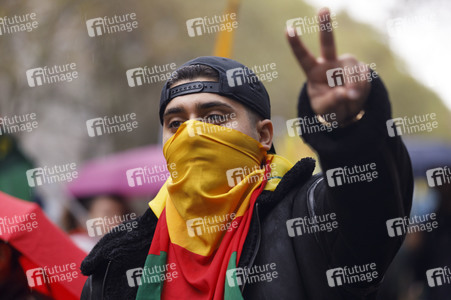 Demonstration gegen die türkische Militär-Offensive in Nordsyrien in Köln