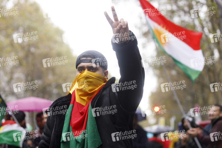Demonstration gegen die türkische Militär-Offensive in Nordsyrien in Köln