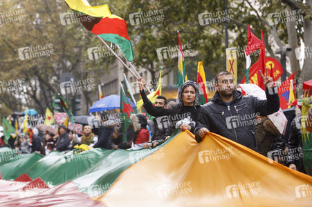 Demonstration gegen die türkische Militär-Offensive in Nordsyrien in Köln