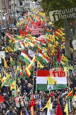Demonstration gegen die türkische Militär-Offensive in Nordsyrien in Köln