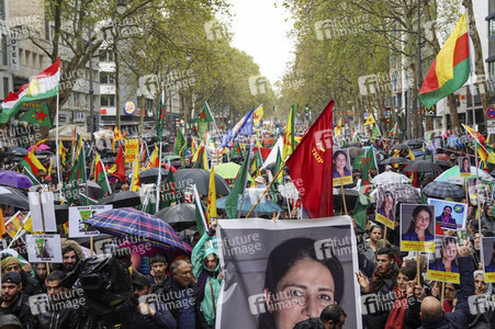 Demonstration gegen die türkische Militär-Offensive in Nordsyrien in Köln
