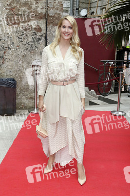 Filmpremiere 'Unsere Lehrerin, die Weihnachtshexe' in Hamburg