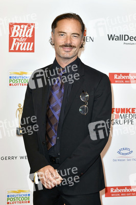 Goldene Bild der Frau 2019 in Hamburg