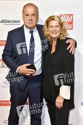 Goldene Bild der Frau 2019 in Hamburg