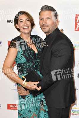 Goldene Bild der Frau 2019 in Hamburg