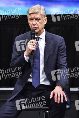 Pressegespräch mit Arsene Wenger in Tokio