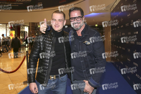 Late Night Shopping Party in Hamburg