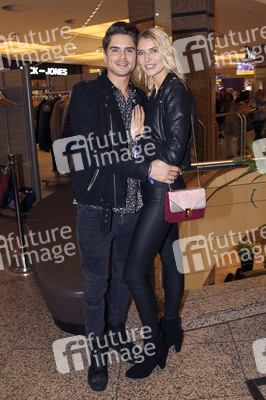 Late Night Shopping Party in Hamburg