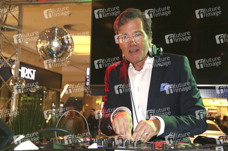 Late Night Shopping Party in Hamburg