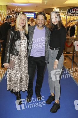 Late Night Shopping Party in Hamburg