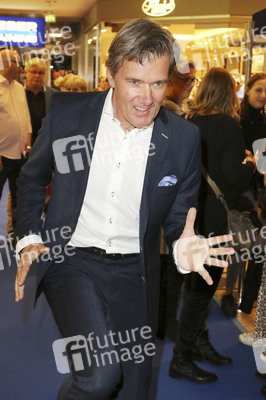 Late Night Shopping Party in Hamburg