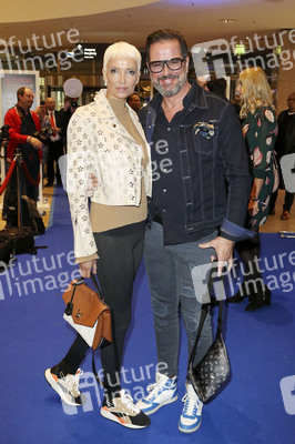 Late Night Shopping Party in Hamburg