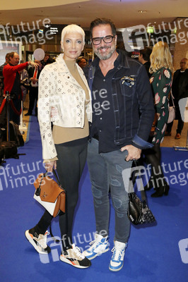 Late Night Shopping Party in Hamburg