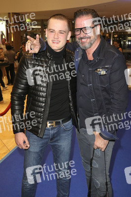 Late Night Shopping Party in Hamburg