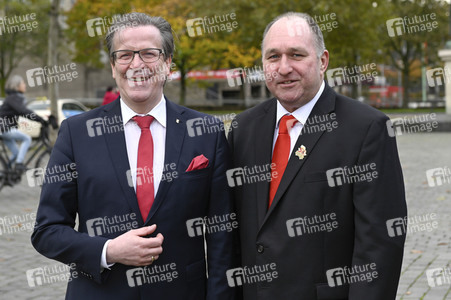 Fototermin zur Sessionseröffnung 2019 des Kölner Karnevals in Köln