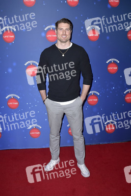 Eröffnung der 'Say Santa Photo Experience' in Glendale