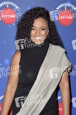 Eröffnung der 'Say Santa Photo Experience' in Glendale