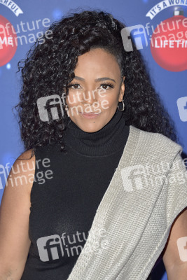 Eröffnung der 'Say Santa Photo Experience' in Glendale