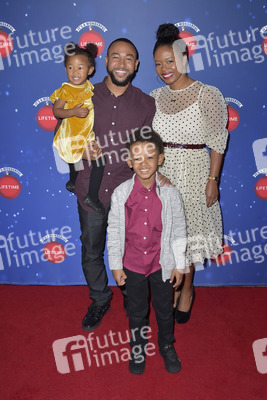 Eröffnung der 'Say Santa Photo Experience' in Glendale