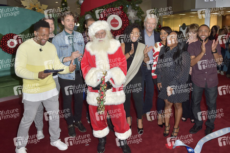 Eröffnung der 'Say Santa Photo Experience' in Glendale