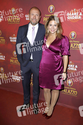 Premiere von Cornelia Polettos Palazzo in Hamburg