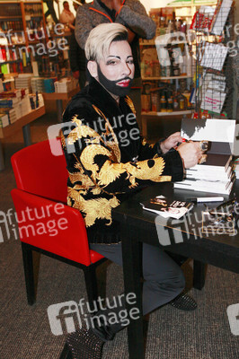 Buchsignierstunde mit Harald Glööckler in Dresden