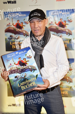 Theaterpremiere 'Im Labyrinth der Bücher' in Berlin