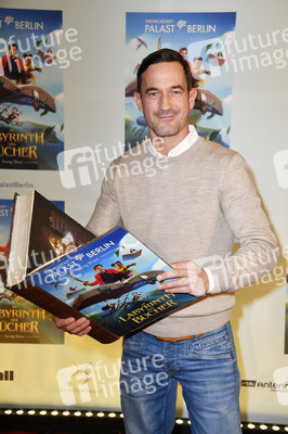 Theaterpremiere 'Im Labyrinth der Bücher' in Berlin