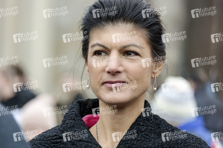 Enthüllung der Skupltur 'Anything to say?' in Berlin