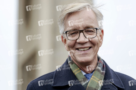 Enthüllung der Skupltur 'Anything to say?' in Berlin