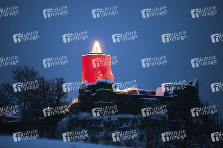Die größte Adventskerze Norddeutschlands in Polle