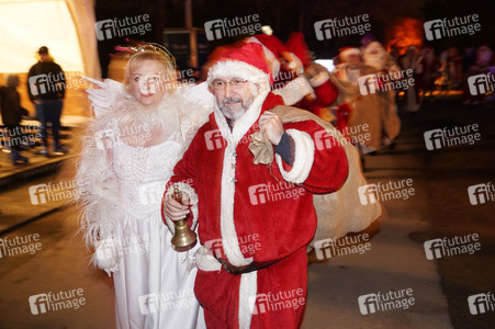 Weihnachtsmannvollversammlung der Berliner Weihnachtsmannzentrale im Tierpark Berlin