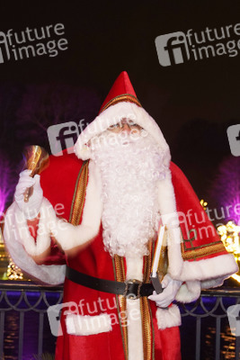 Weihnachtsmannvollversammlung der Berliner Weihnachtsmannzentrale im Tierpark Berlin