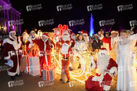 Weihnachtsmannvollversammlung der Berliner Weihnachtsmannzentrale im Tierpark Berlin