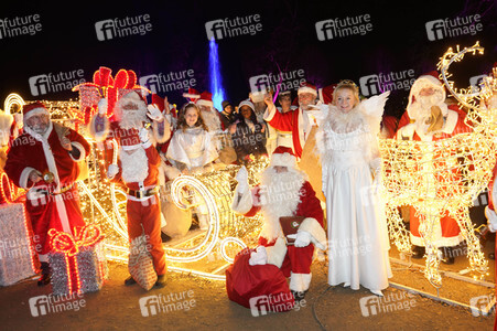 Weihnachtsmannvollversammlung der Berliner Weihnachtsmannzentrale im Tierpark Berlin