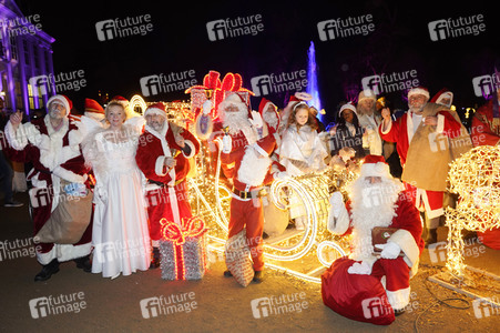 Weihnachtsmannvollversammlung der Berliner Weihnachtsmannzentrale im Tierpark Berlin