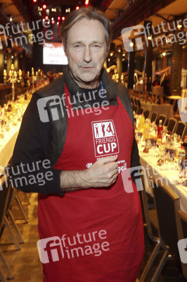 Charity-Weihnachtsfeier für Obdachlose in Hamburg