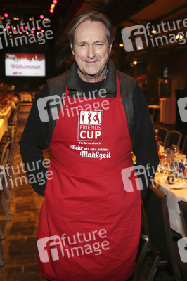 Charity-Weihnachtsfeier für Obdachlose in Hamburg