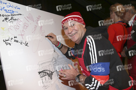 Charity-Weihnachtsfeier für Obdachlose in Hamburg