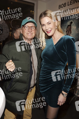 Ausstellungseröffnung 'Covered II – Famous Friends' in Hamburg