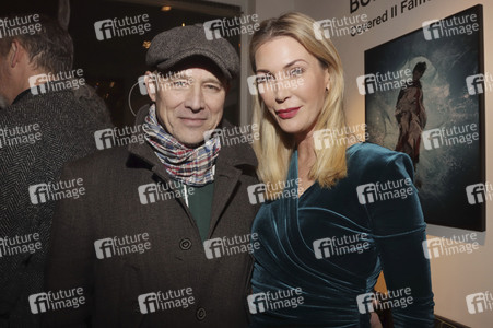 Ausstellungseröffnung 'Covered II – Famous Friends' in Hamburg