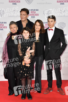 Filmpremiere 'Als Hitler das rosa Kaninchen stahl' in Berlin