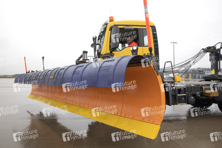 Präsentation des Winter-Fuhrparks des Flughafens Köln Bonn