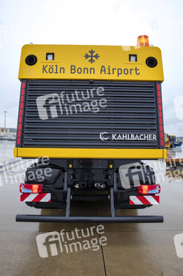 Präsentation des Winter-Fuhrparks des Flughafens Köln Bonn