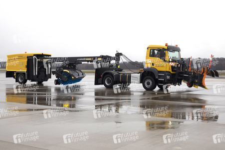 Präsentation des Winter-Fuhrparks des Flughafens Köln Bonn