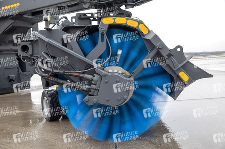 Präsentation des Winter-Fuhrparks des Flughafens Köln Bonn