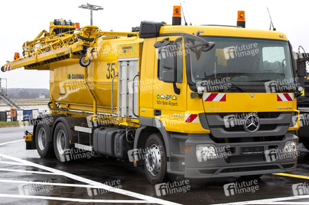 Präsentation des Winter-Fuhrparks des Flughafens Köln Bonn