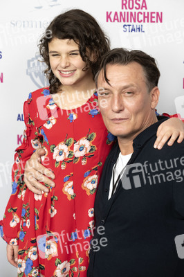 Filmpremiere 'Als Hitler das rosa Kaninchen stahl' in München