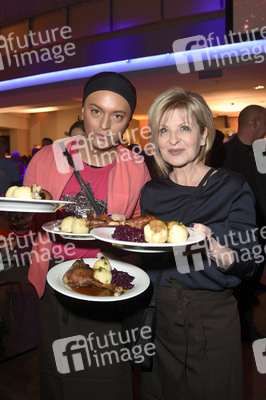 25. Weihnachtsfeier für Obdachlose und Bedürftige in Berlin